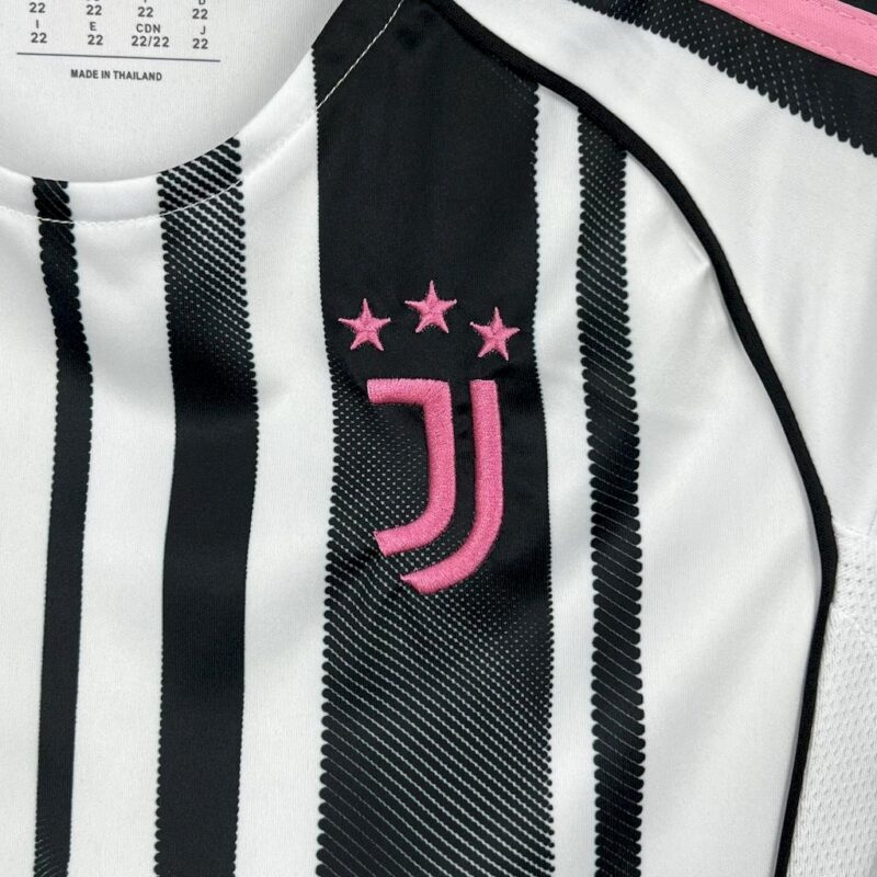 Juventus 2025/26 Home Kids Kit - Image 8