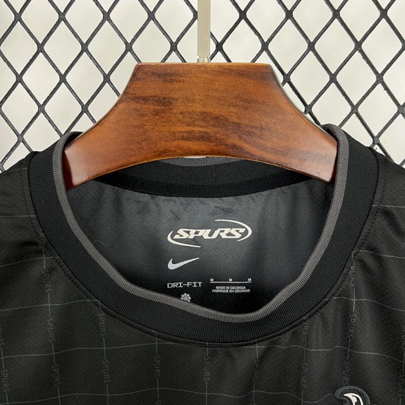 Tottenham Hotspur 2025/26 Away Jersey - Image 8