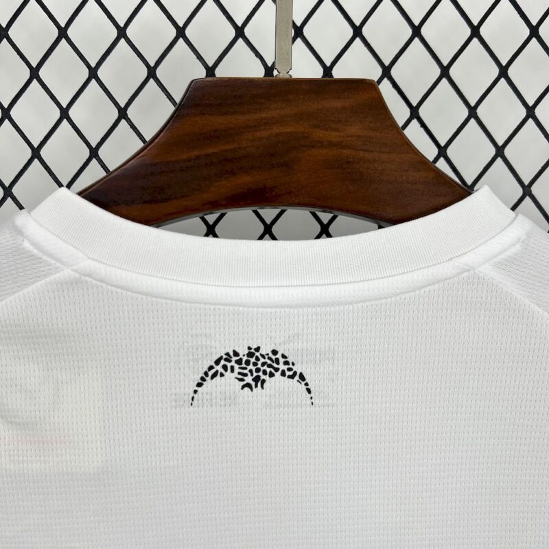 Valencia CF 2025/26 Home Jersey - Image 3