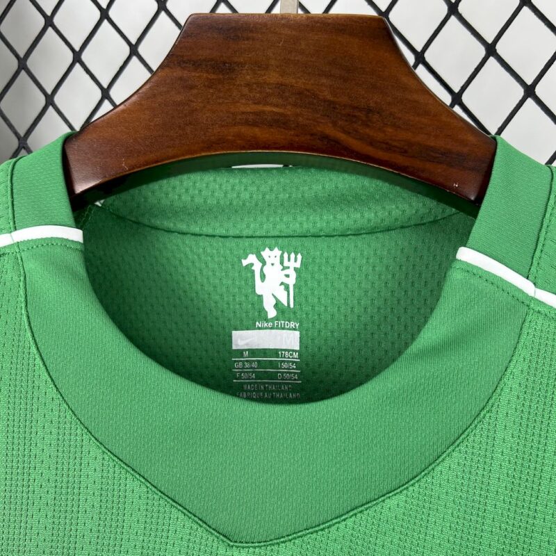 Manchester United 2007/08 Green Goalkeeper Long Sleeves Retro Jersey - Image 8