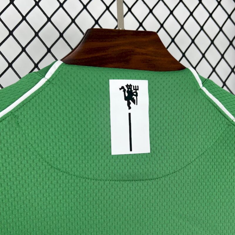 Manchester United 2007/08 Green Goalkeeper Long Sleeves Retro Jersey - Image 3