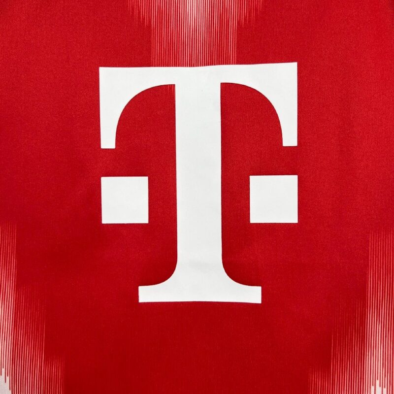 Bayern Munich 2025/26 Home Kids Kit - Image 8