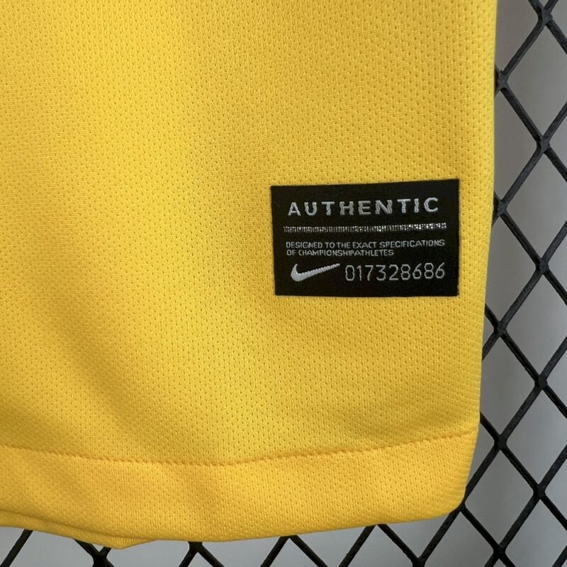 Juventus 2013/14 Third Retro Jersey - Image 4