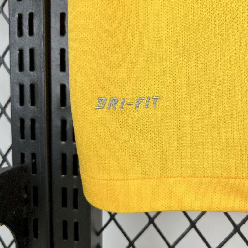 Juventus 2013/14 Third Retro Jersey - Image 3