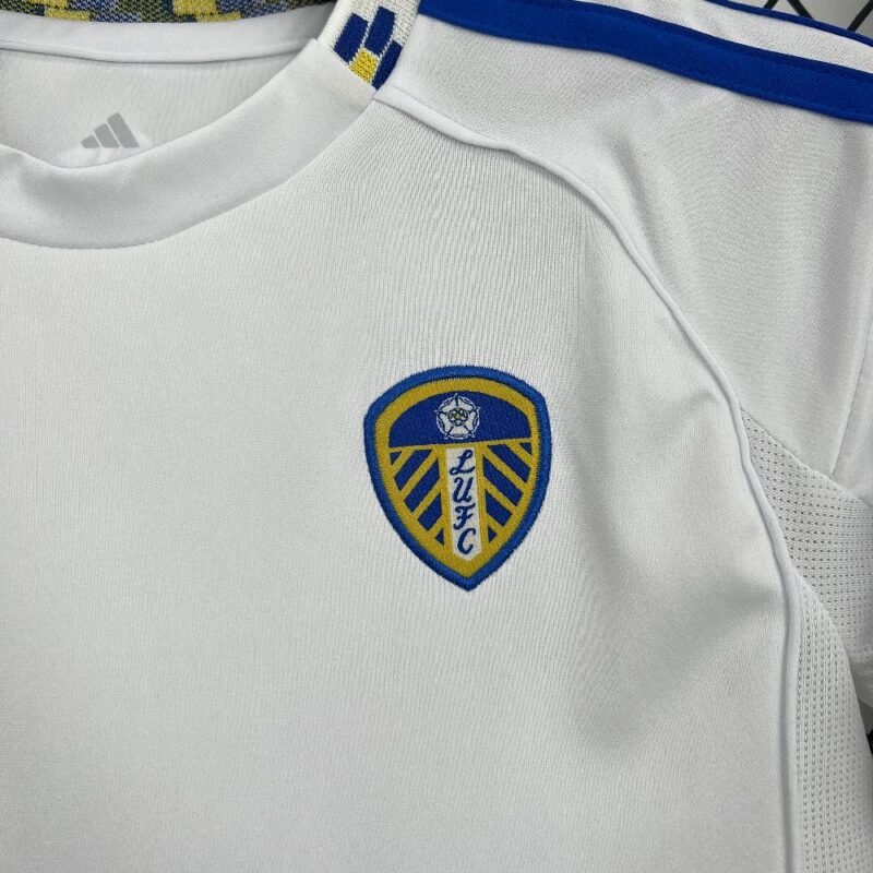 Leeds United F.C. 2025/26 Home Jersey Kids Kit - Image 8