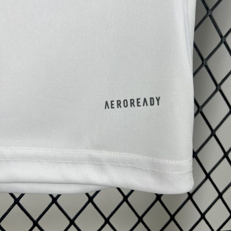 Leeds United F.C. 2025/26 Home Jersey Kids Kit - Image 6