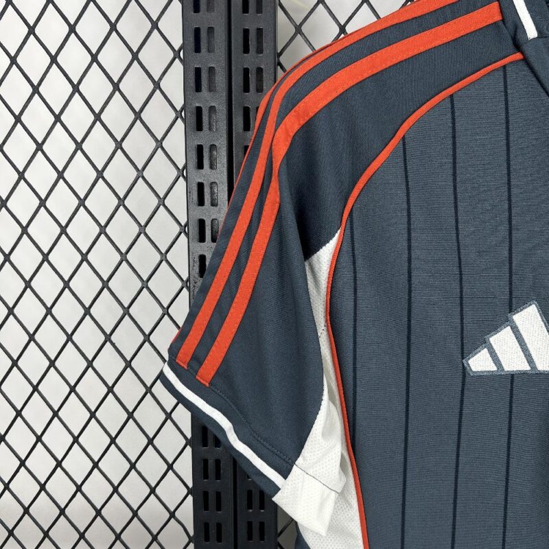 Bayern Munich 2025/26 US Pack Jersey - Image 5