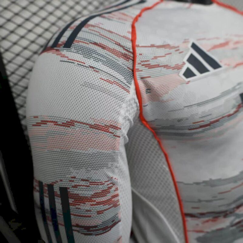 Bayern Munich 2025/26 Away Long Sleeves Jersey Player Version - Image 9