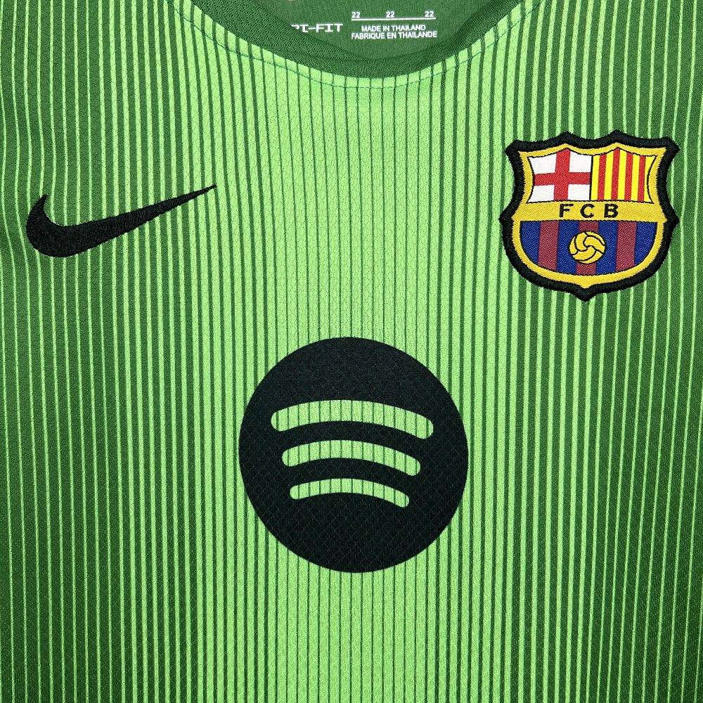 Barcelona 2025/26 Goalkeeper Kit - Image 9