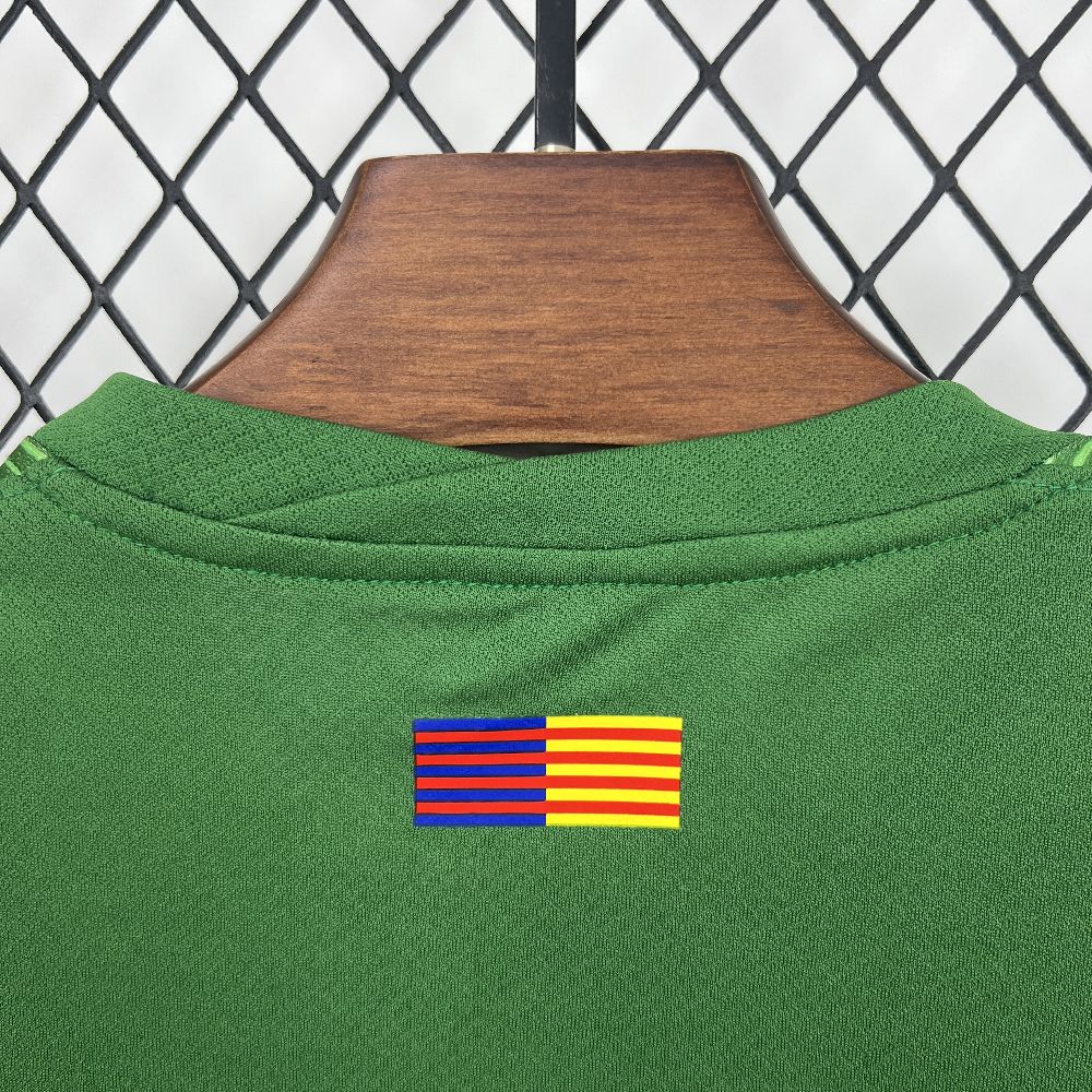 Barcelona 2025/26 Goalkeeper Kit - Image 4