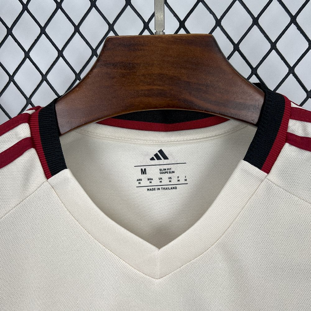 Liverpool 2025/26 Away Jersey - Image 9