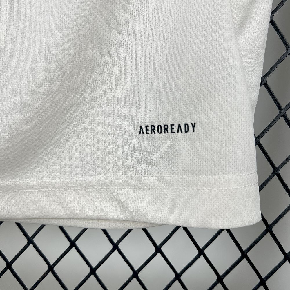 Liverpool 2025/26 Away Kit - Image 7