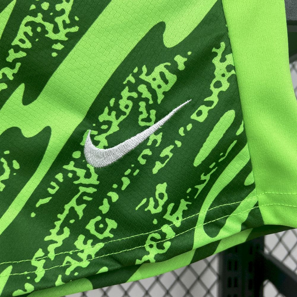 Sporting CP 2025/26 Goalkeeper Kit - Image 4