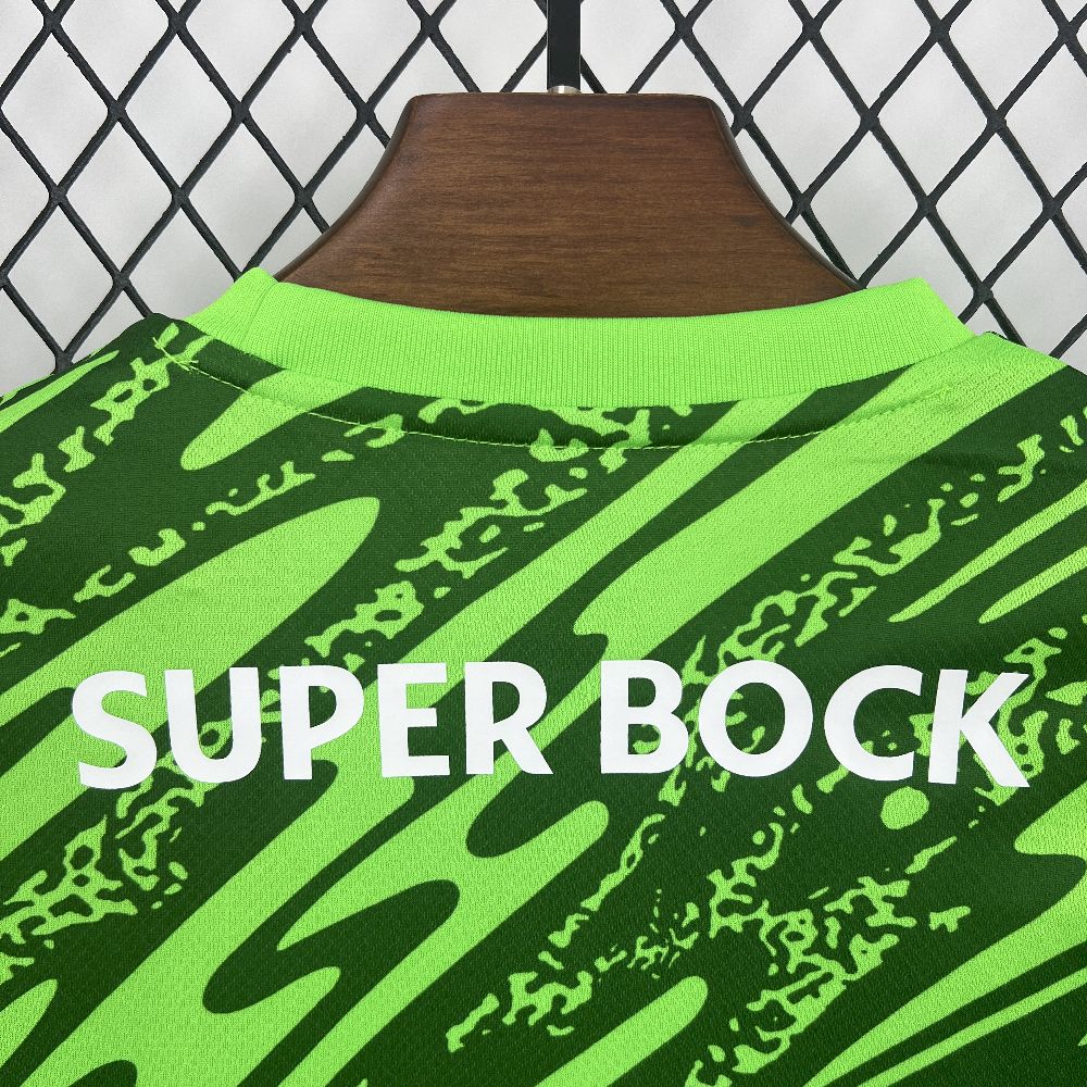 Sporting CP 2025/26 Goalkeeper Kit - Image 3