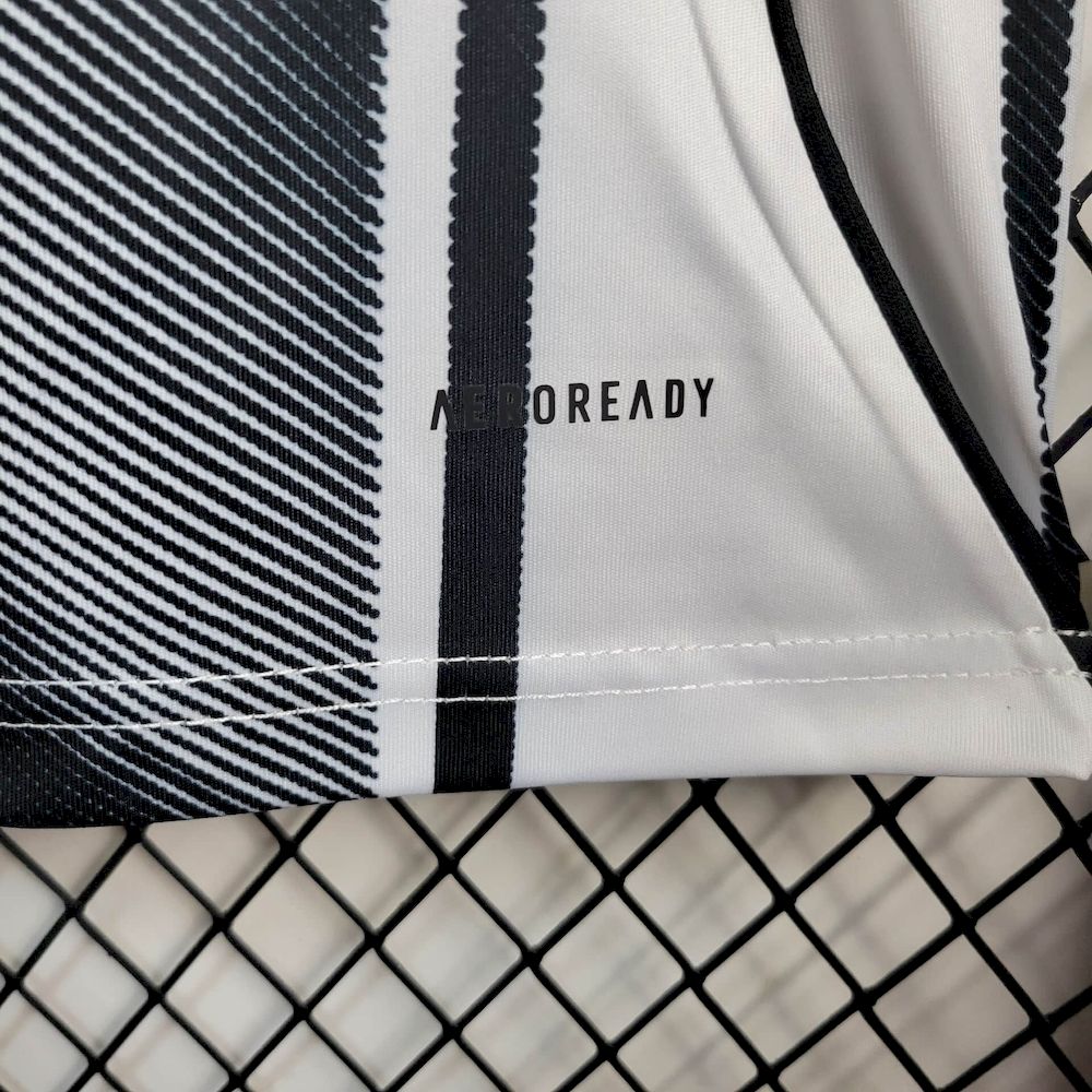 Womens Juventus 2025/26 Home Jersey - Image 8
