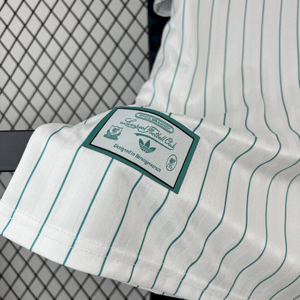 Mens Liverpool 2025/26 Adidas Originals Jersey - Image 4