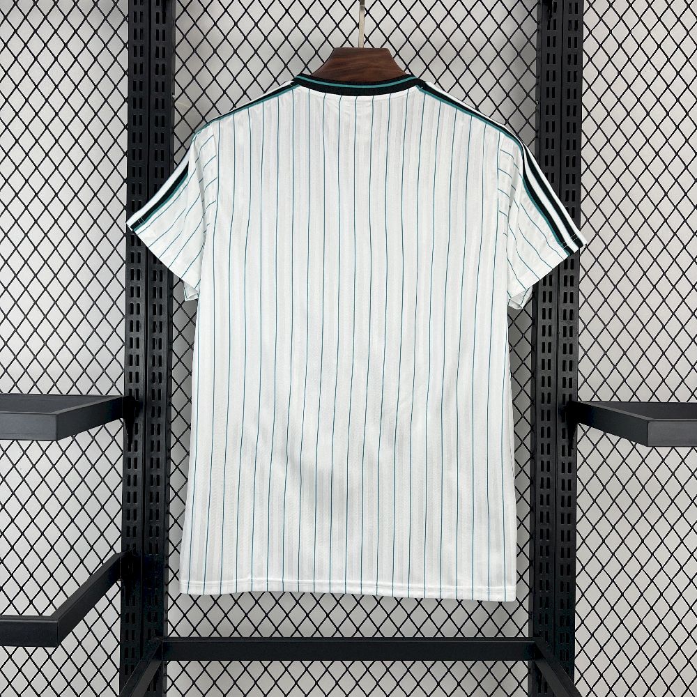 Mens Liverpool 2025/26 Adidas Originals Jersey - Image 2