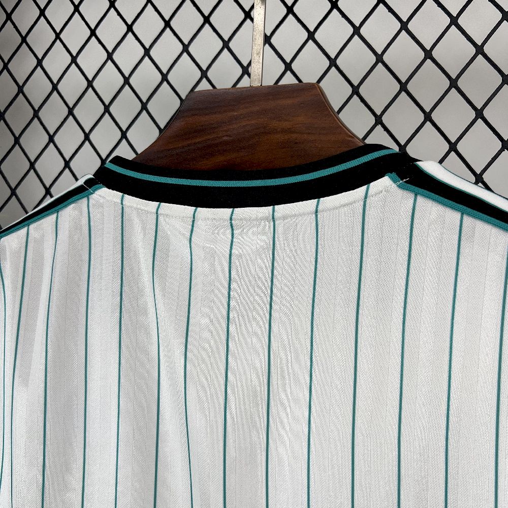 Mens Liverpool 2025/26 Adidas Originals Jersey - Image 3