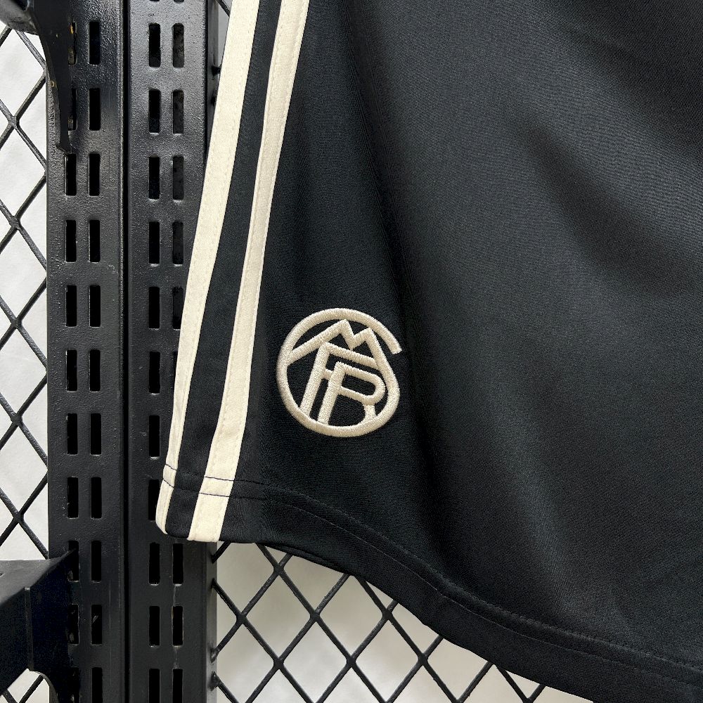 Bayern Munich 2025/26 Third Shorts - Image 4