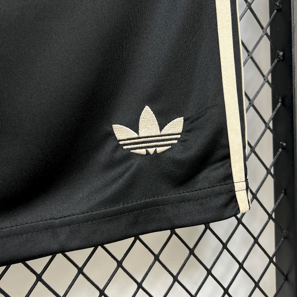 Bayern Munich 2025/26 Third Shorts - Image 3