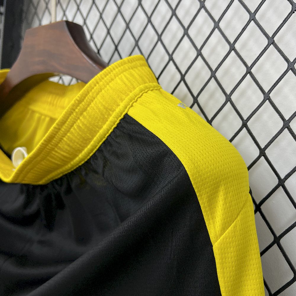 Borussia Dortmund 2025/26 Home Shorts - Image 2