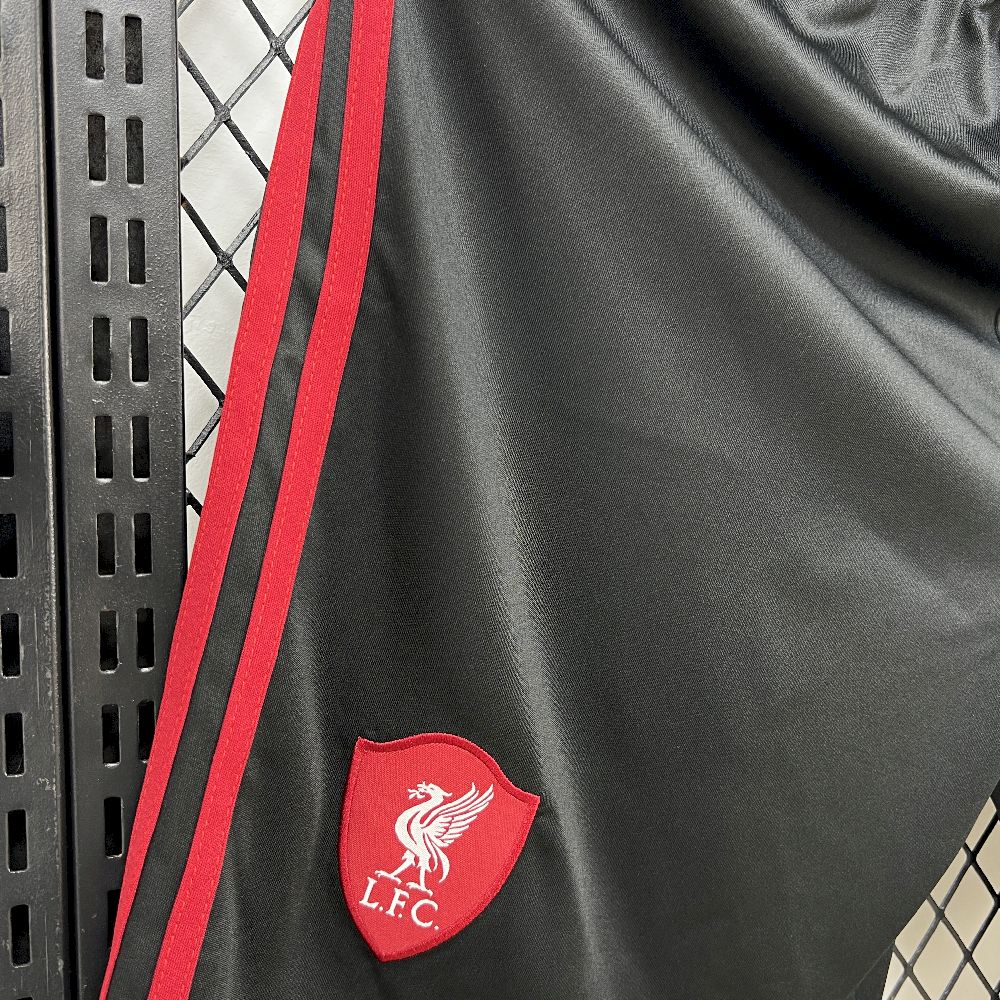 Liverpool 2025/26 Away Shorts - Image 4