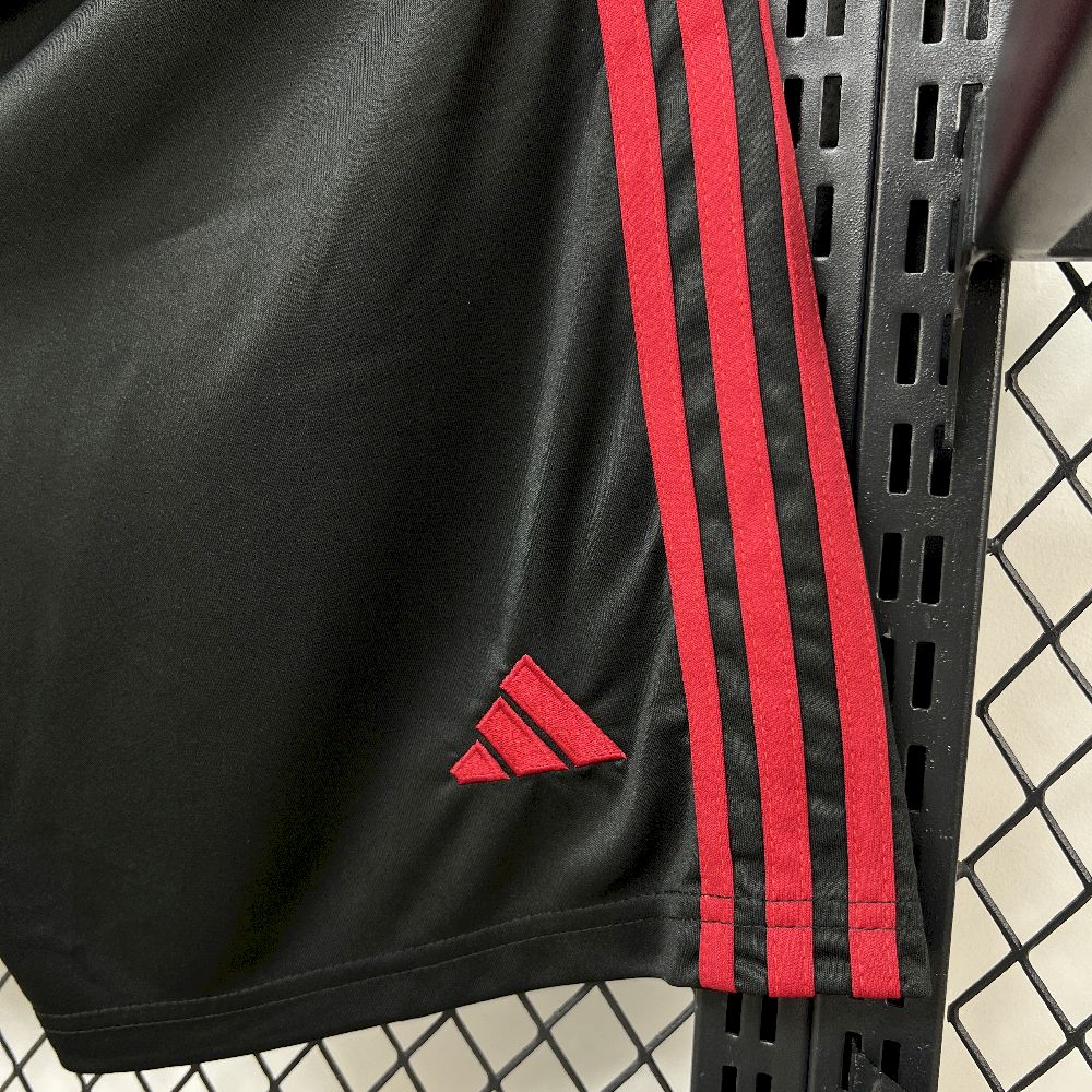 Liverpool 2025/26 Away Shorts - Image 3