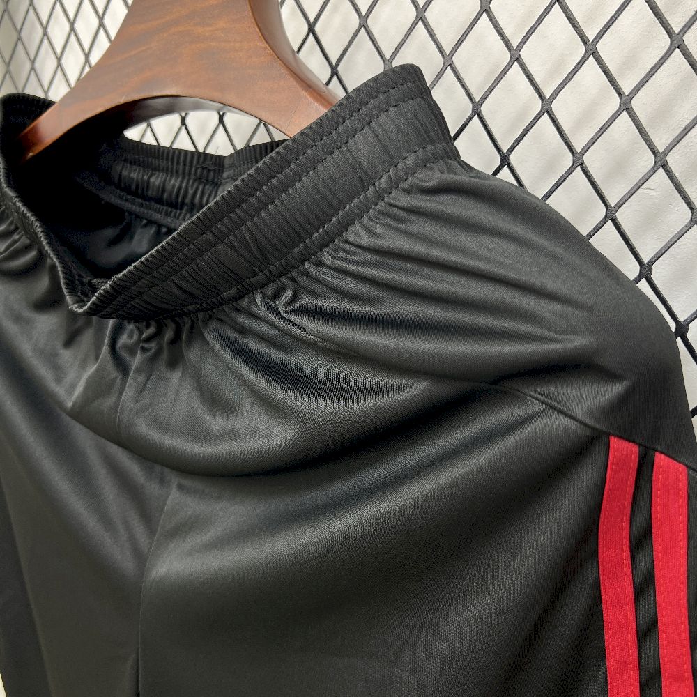 Liverpool 2025/26 Away Shorts - Image 2