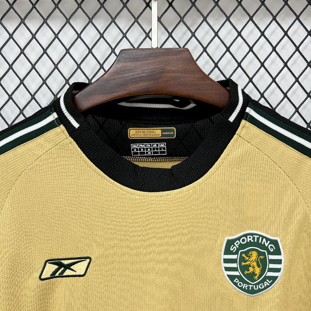 Retro Sporting CP 2000/04 Away Jersey - Image 10