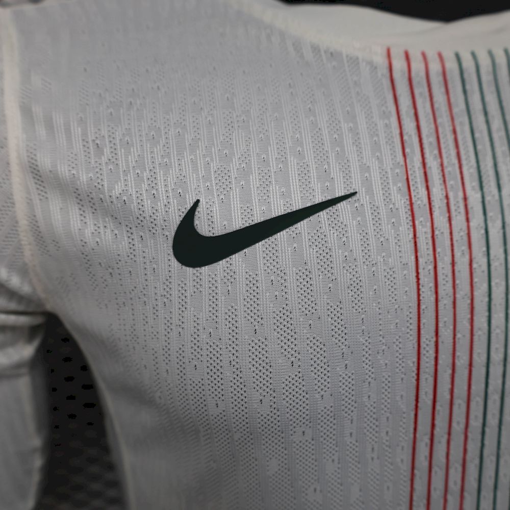 Chelsea 2025/26 Away Long Sleeve Jersey Player Version - Image 4