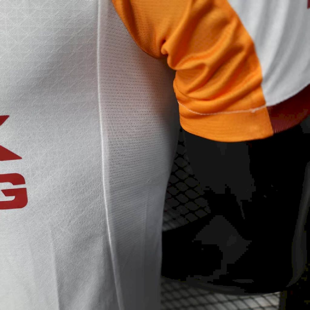 Galatasarays 2025/26 Away Jersey Player Version - Image 10
