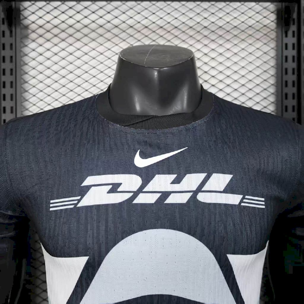 Pumas UNAM 2025/26 Goalkeeper Jersey Player Version - Image 3