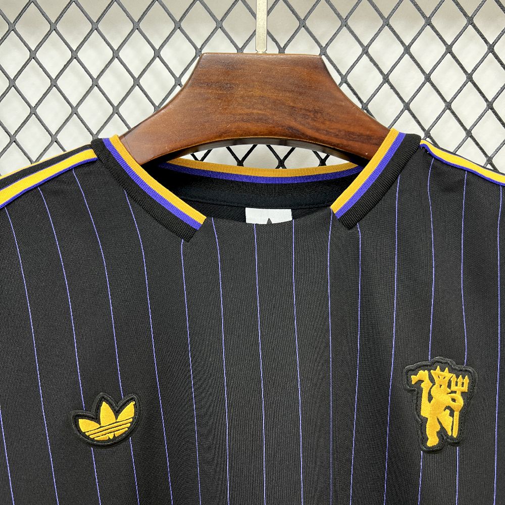 Mens Manchester United 2025/26 Terrace Icons Jersey - Image 3